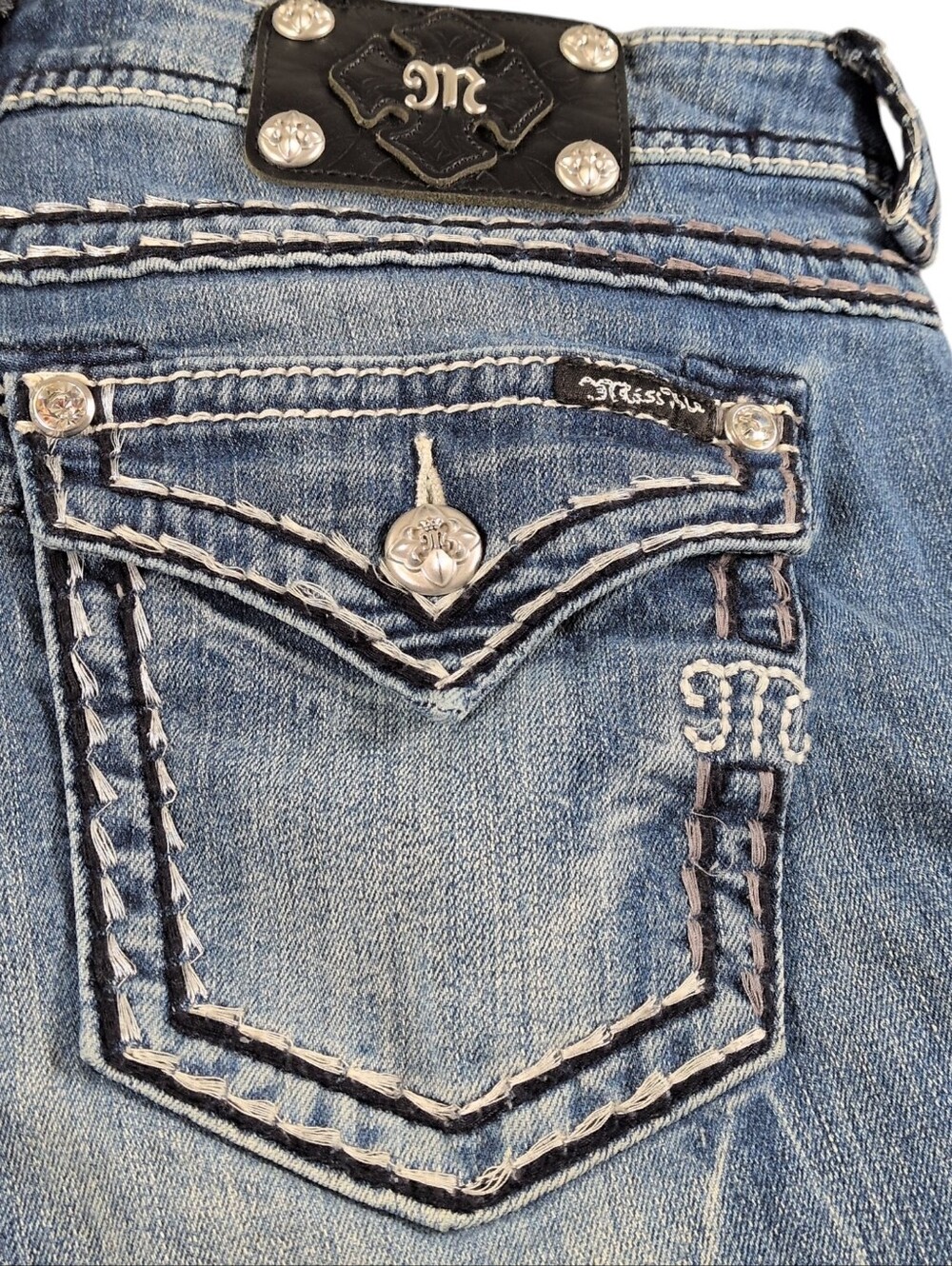 Miss Me Boyfriend Capri Distressed Jeans Size 29 - Picture 4 of 11